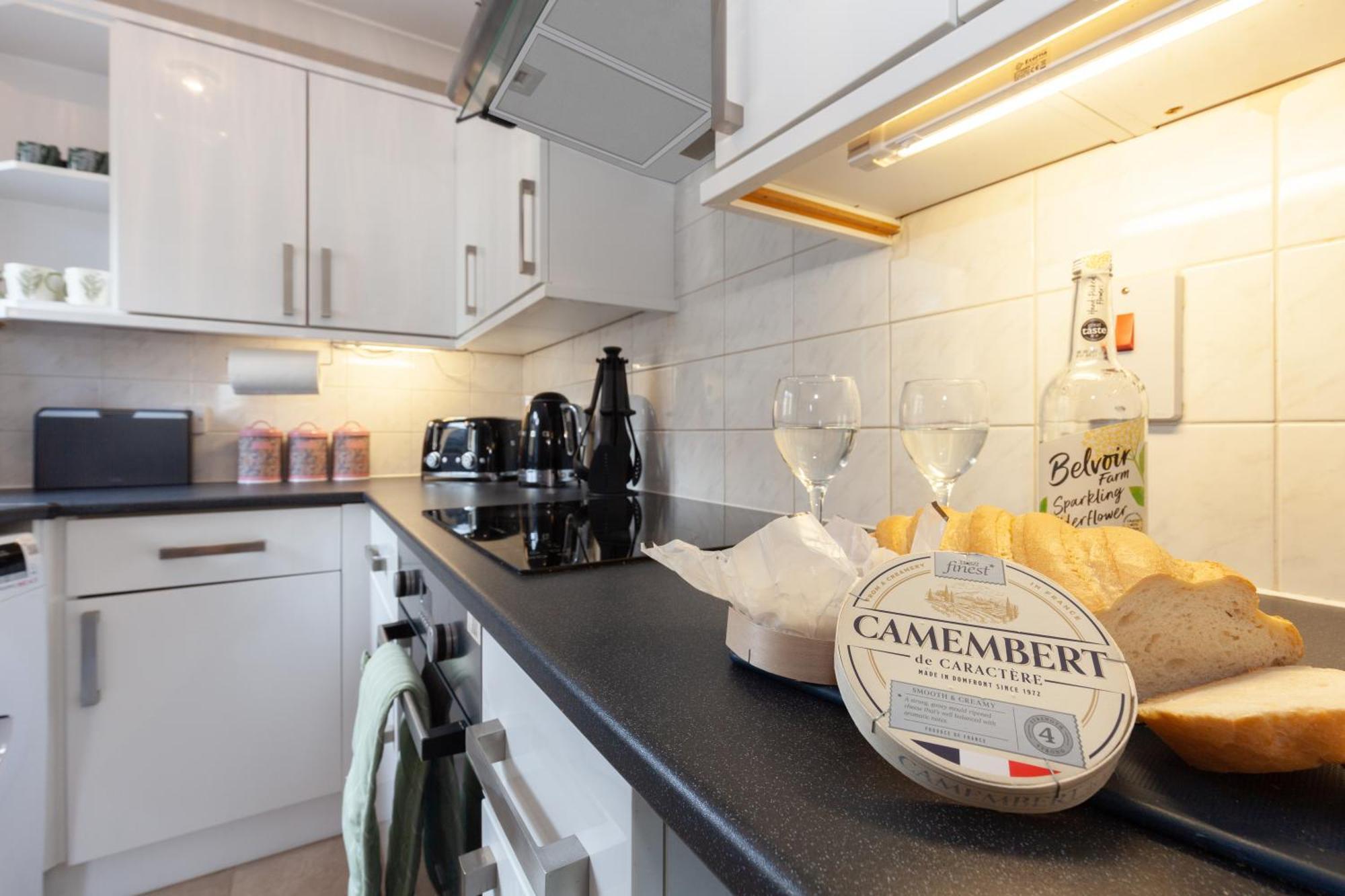 A Gem Nestled In The Heart Of Oxford With Parking! Appartement Buitenkant foto